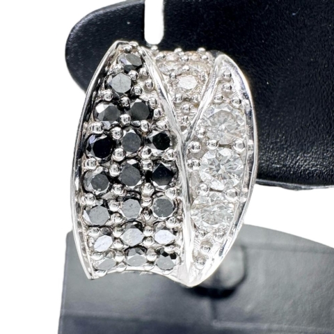 ピアリング ダイヤモンド/ブラックダイヤモンド 計0.52×2ct シェル オニキス イヤリング K18WGホワイトゴールド 18金 7.6g レディース【中古】【真子質店】【NN】【SMaMo】