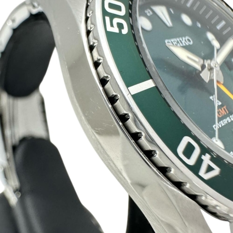 【SEIKO/セイコー】 プロスペックス スモウ SBPK001(5K65-0AA0) ソーラークオーツ GMT 保証書/ギャラ/箱付き 腕時計 ステンレススチール ソーラー グリーン文字盤/シルバーベルト メンズ【中古】【真子質店】【GD】【DSMo】