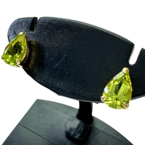 しずくモチーフ ペリドット 0.35×2ct ピアス K18ゴールド 18金 0.5g レディース【中古】【真子質店】【NN】【YY】