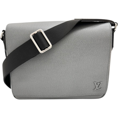 【LOUIS VUITTON/ルイ・ヴィトン】 ディストリクトPM NV3 タイガ M30851 ショルダーバッグ レザー グラシエ（グレー） メンズ【中古】【真子質店】【BL】【IMaMoMa】