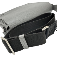 【LOUIS VUITTON/ルイ・ヴィトン】 ディストリクトPM NV3 タイガ M30851 ショルダーバッグ レザー グラシエ(グレー) メンズ【中古】【真子質店】【BL】【IMaMoMa】